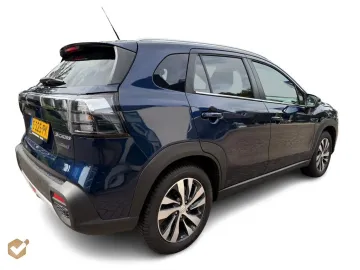 Car image 5