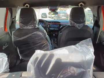Car image 11