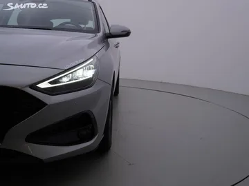 Car image 29