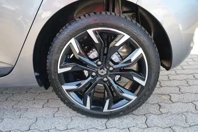 Car image 28