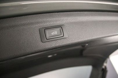 Car image 47