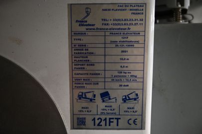 Car image 25
