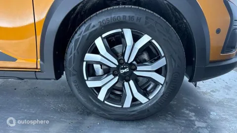 Car image 20
