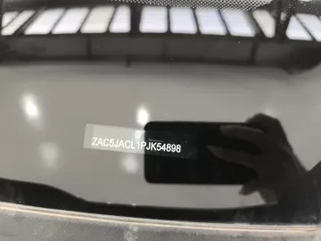 Car image 32