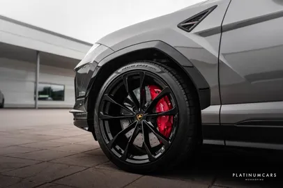 Car image 26