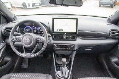 Car image 9