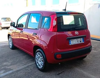 Car image 4