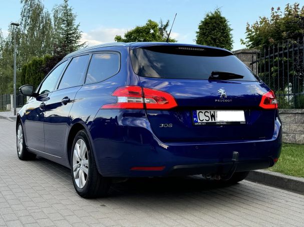 Peugeot 308 1.5 BlueHDi Allure 96 kW image number 2