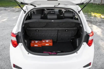 Car image 27