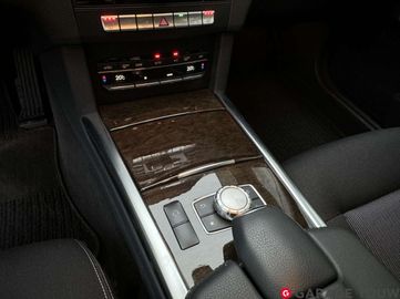 Car image 38