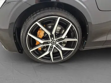 Car image 38