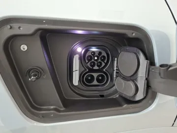 Car image 34