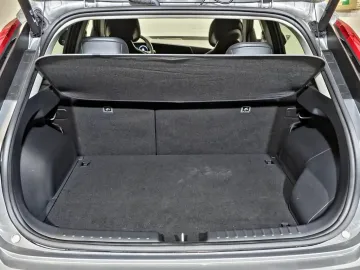 Car image 35