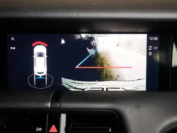 Car image 27