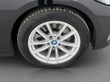 Car image 35