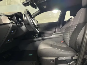 Car image 22