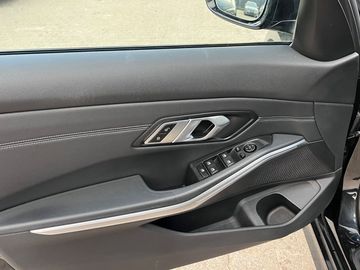 Car image 41