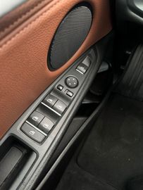 Car image 38