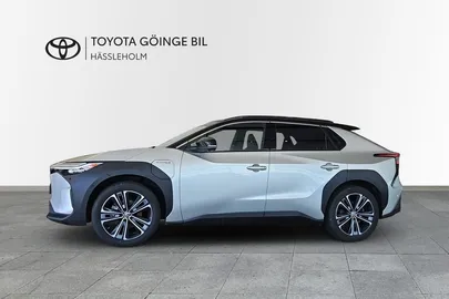 Car image 5