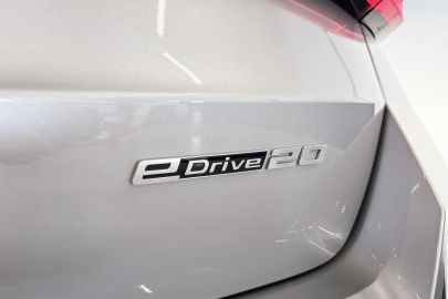 Car image 28
