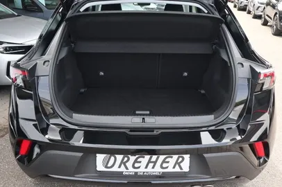 Car image 27
