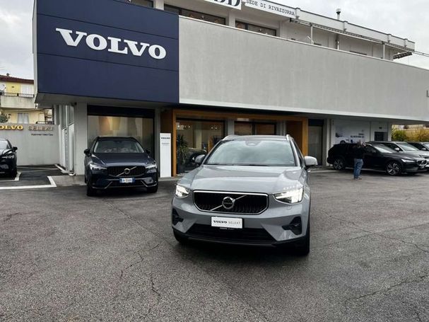 Volvo XC40 B3 Core 120 kW image number 12