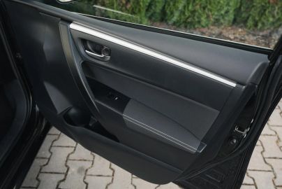 Car image 33