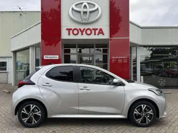 Car image 3