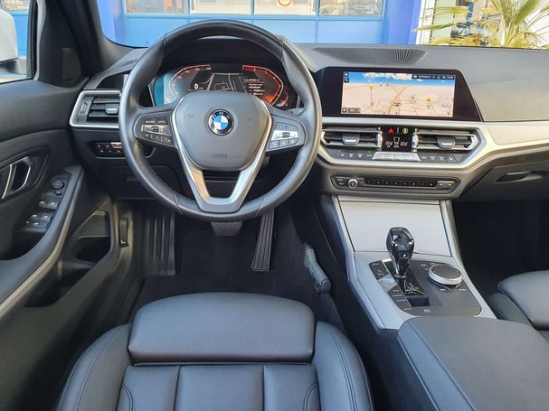 BMW 320i 135 kW image number 4