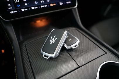 Car image 37