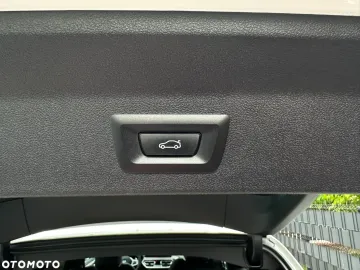 Car image 40