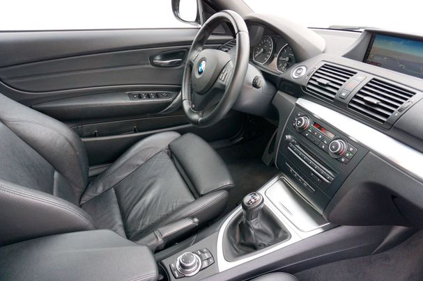 BMW 118i Cabrio 105 kW image number 22