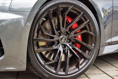 Car image 26