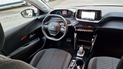 Car image 10