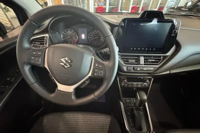 Car image 12