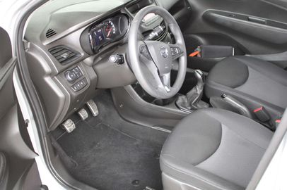 Car image 10