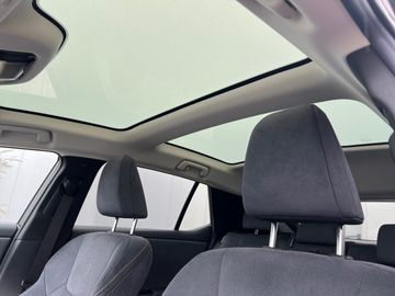 Car image 28