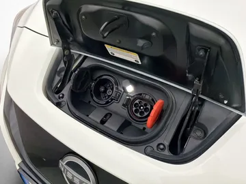 Car image 33