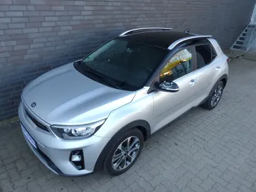 Car image 15