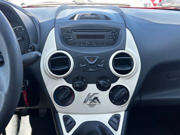 Car image 12