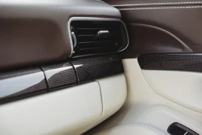 Car image 40