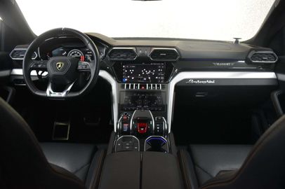 Car image 25