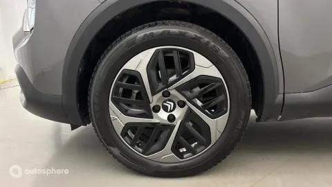 Car image 20
