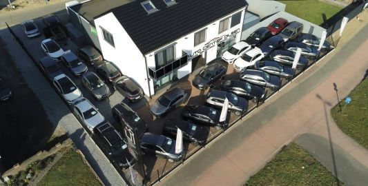 Car image 23