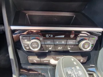 Car image 32