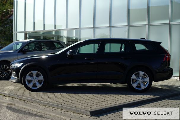 Volvo V60 Cross Country AWD 145 kW image number 4