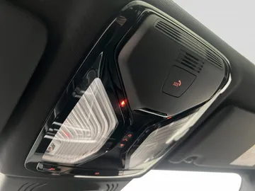 Car image 38