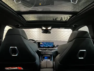 Car image 37