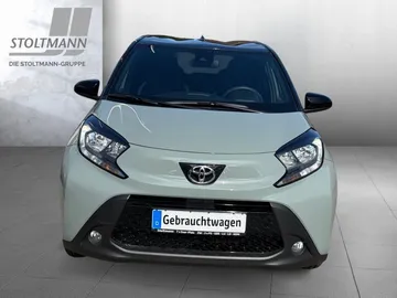Car image 2