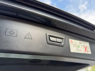 Car image 38